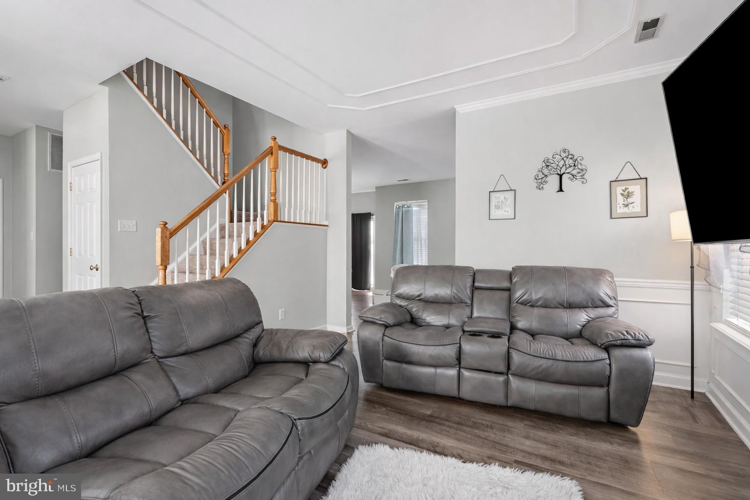 ROLLING HILLS - Residential