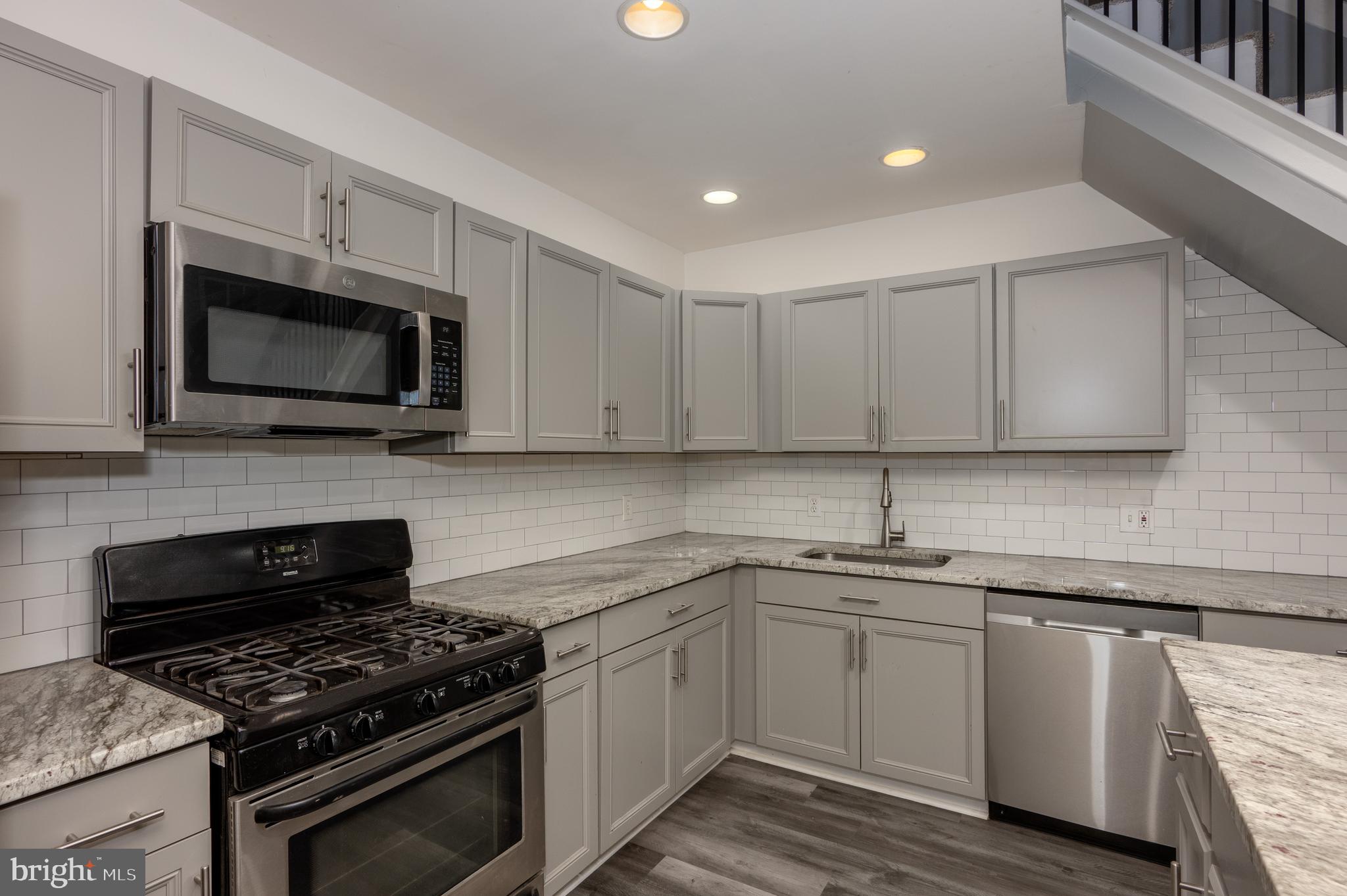 4616 CURTIS AVENUE UNIT B
