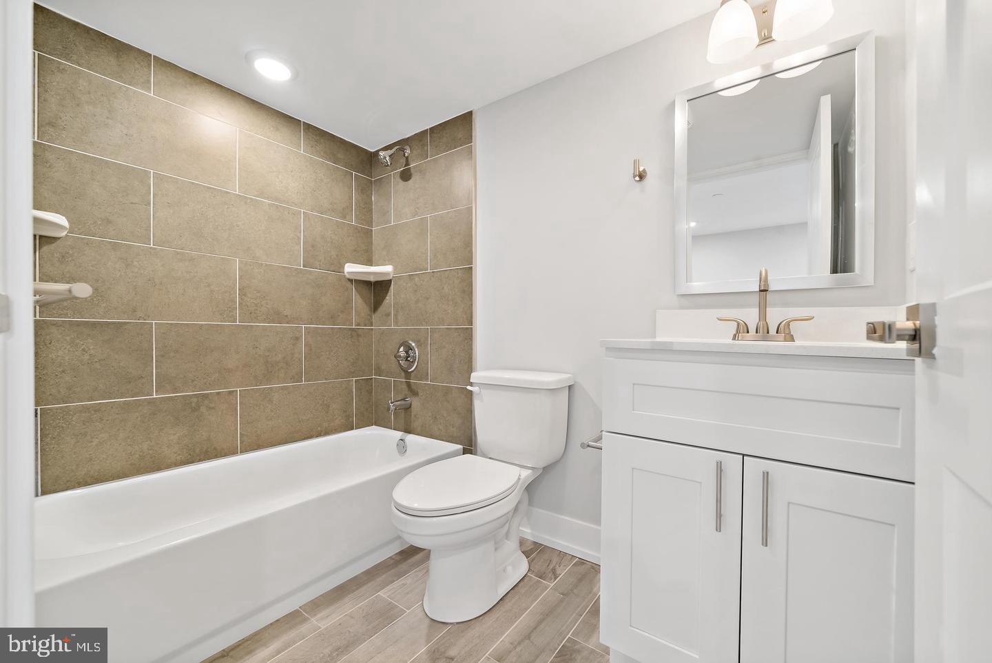 OLDE KENSINGTON - Residential Lease