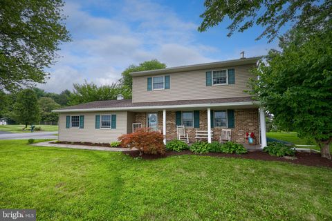 Photo of 400 Countryside Drive, EPHRATA, PA 17522 (MLS # PALA2074370)