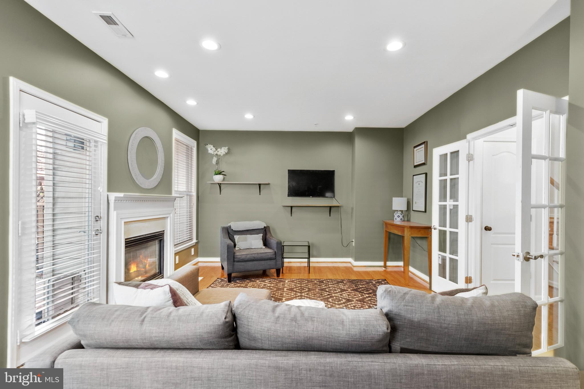 CAMERON STATION - Residential Lease