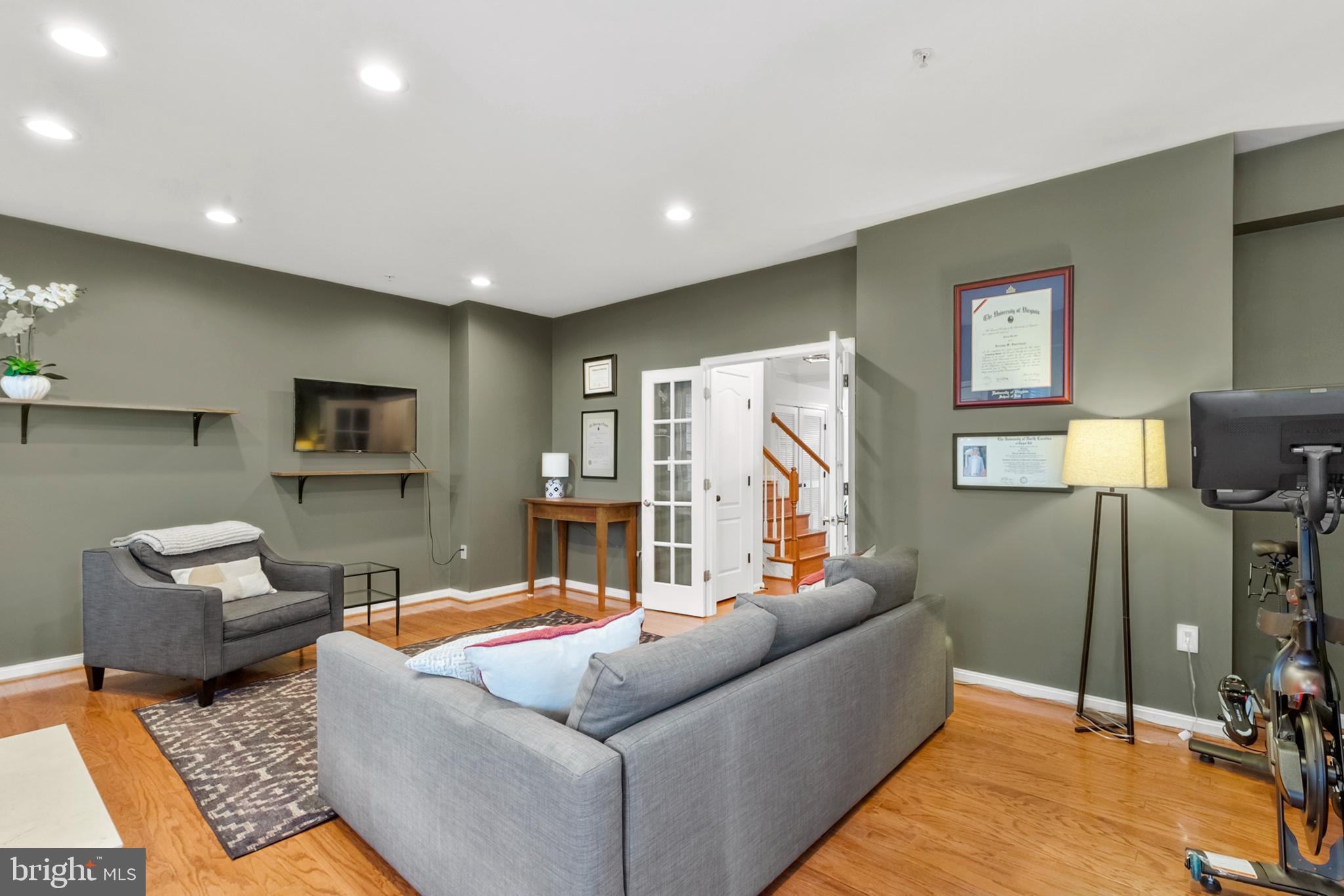 CAMERON STATION - Residential Lease