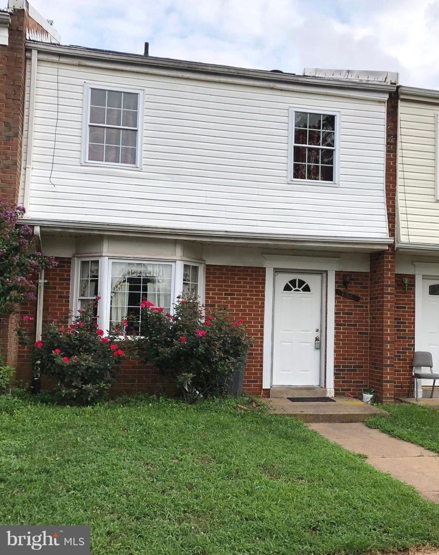 NEW PRICE TO SALE!!! BEAUTIFUL UPDATE TOWN-HOME 3  BEDROOMS, 2 FULL BATHROOMS, & 1 HALF BATH,  NICE SIZE MASTER BEDROOM WITH PRIVATE UPDATE FULL BATHROOM,  FRESHLY PAINTED, APPLIANCES ALMOST NEW, CERAMIC TILE, GRANITE COUNTERS, NEW ROOF, PRIVATE PATIO, FENCED BACK YARD, WALKING DISTANCE TO SHOPPING CENTER, RESTAURANTS, CLOSE TO MAIN ROUTES 66, 234. PROPERTY IS VERY WELL MAINTENANCE!. MUST SEE!