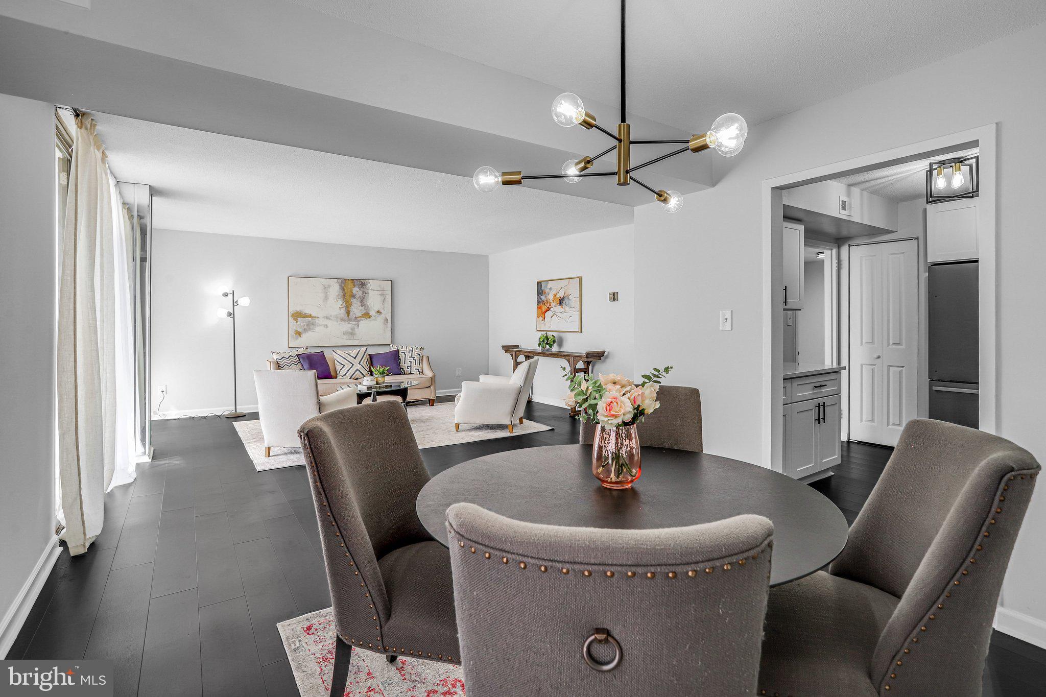 PRESIDENTIAL TOWERS - Residential