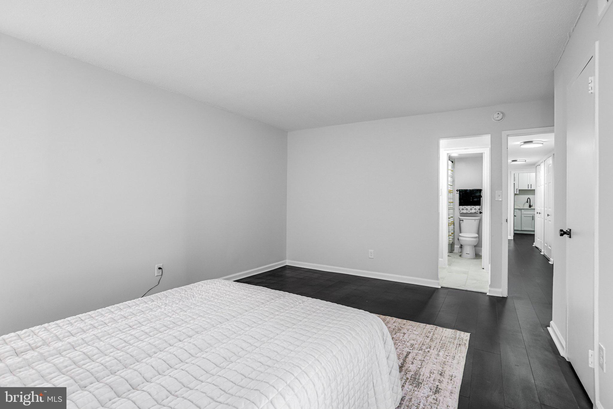 PRESIDENTIAL TOWERS - Residential