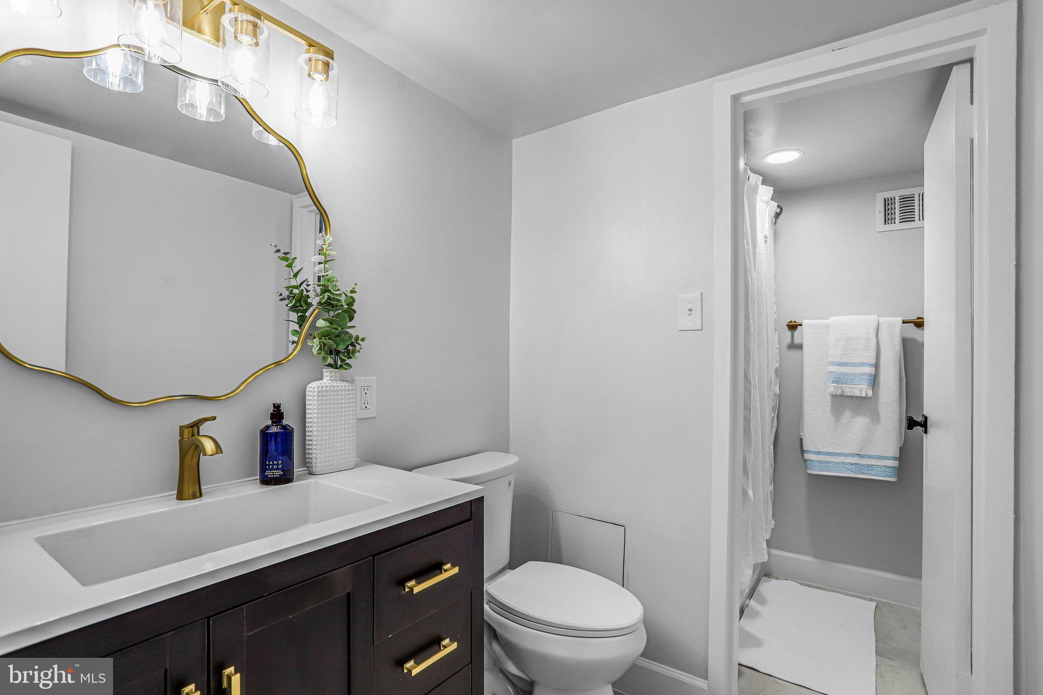 PRESIDENTIAL TOWERS - Residential