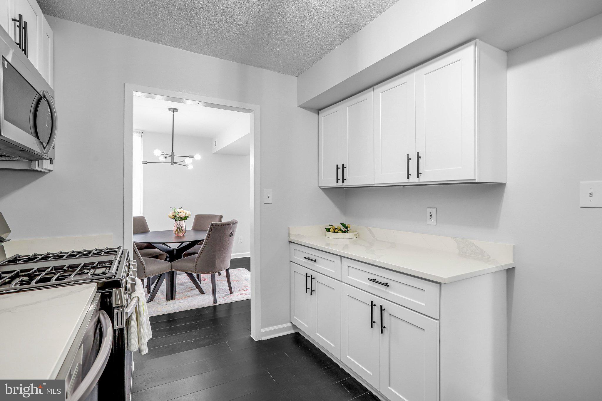 PRESIDENTIAL TOWERS - Residential