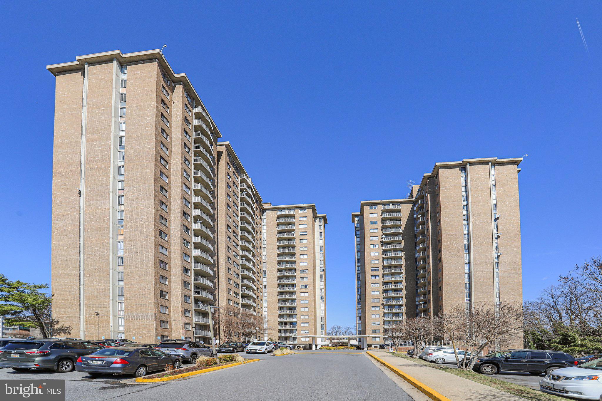 PRESIDENTIAL TOWERS - Residential