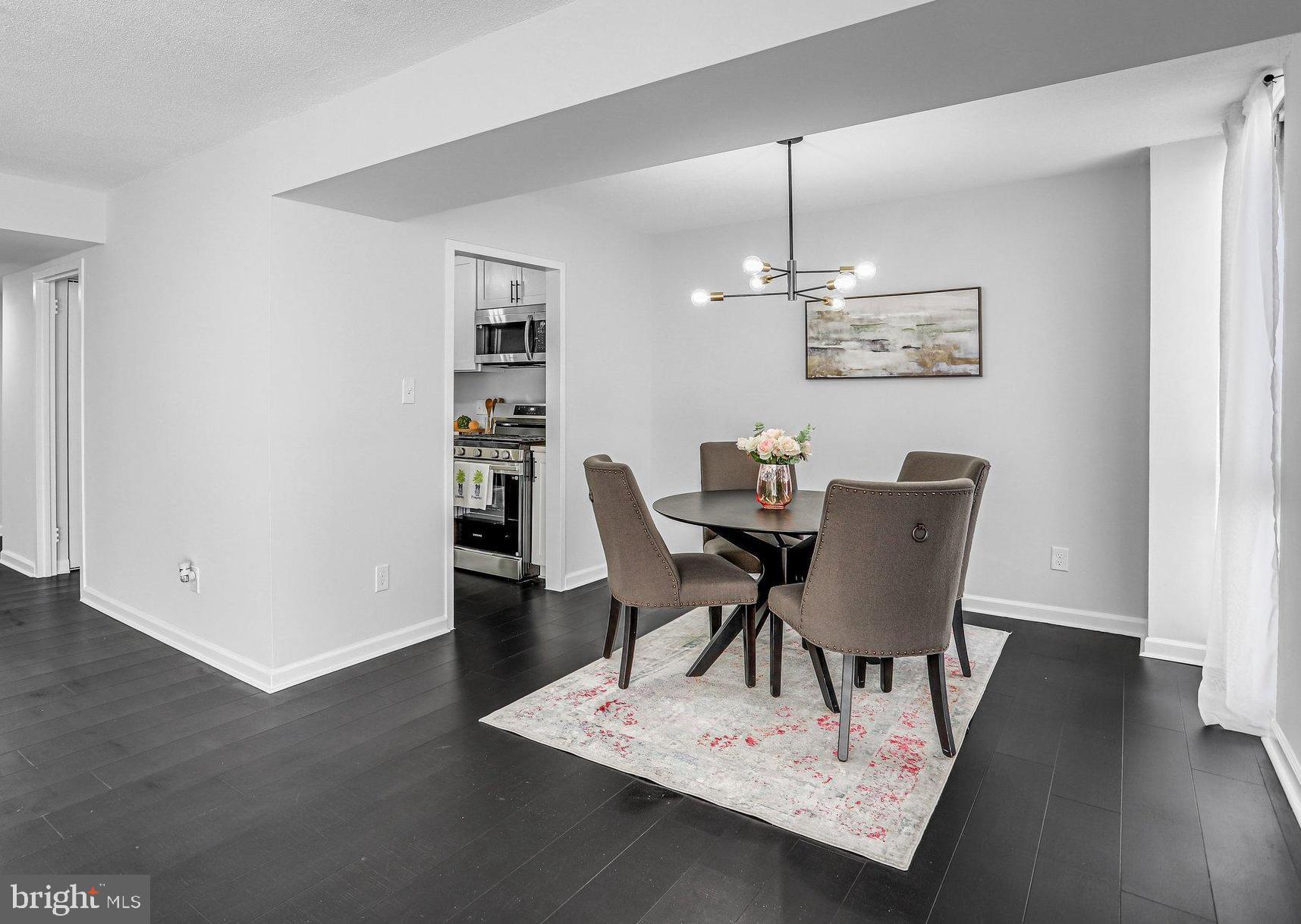 PRESIDENTIAL TOWERS - Residential