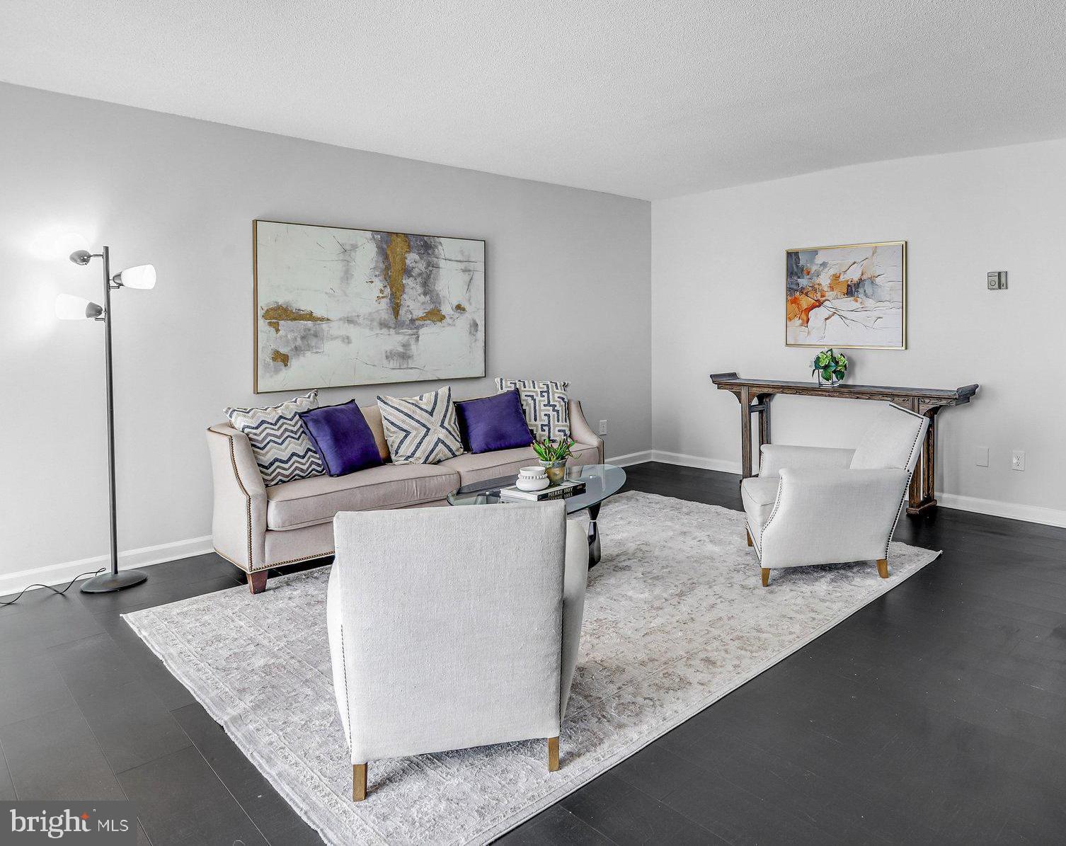 PRESIDENTIAL TOWERS - Residential