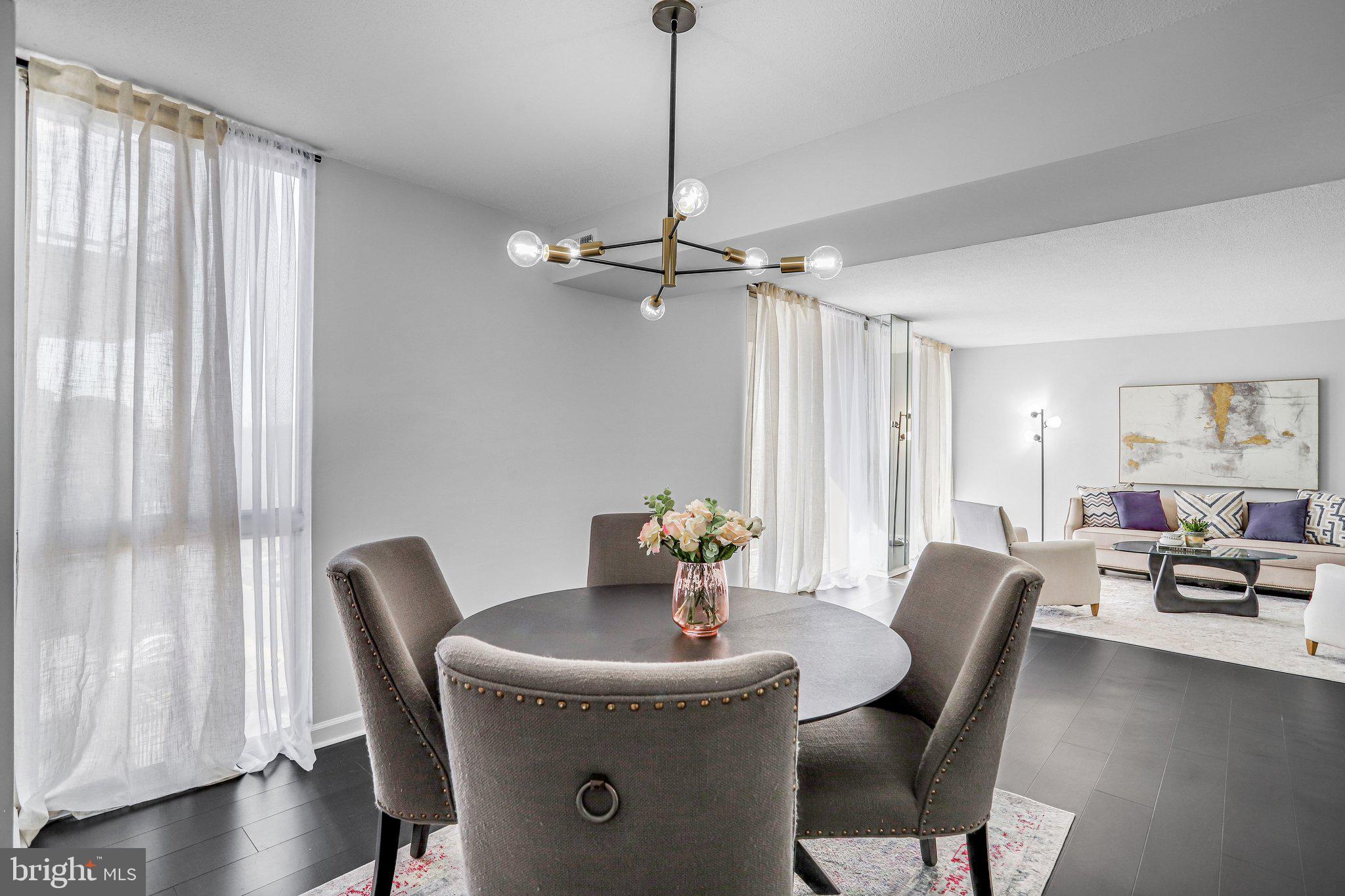 PRESIDENTIAL TOWERS - Residential