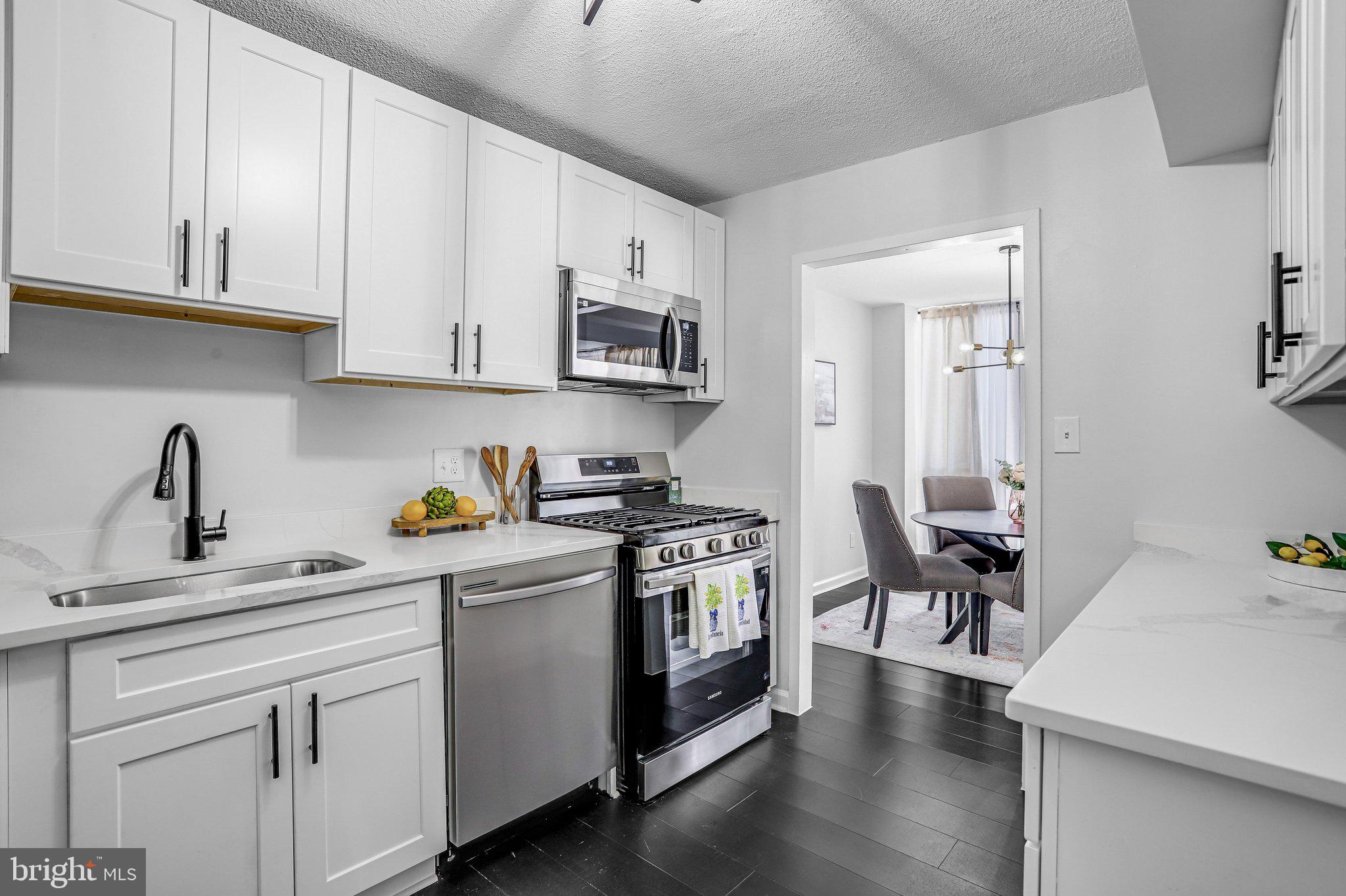 PRESIDENTIAL TOWERS - Residential