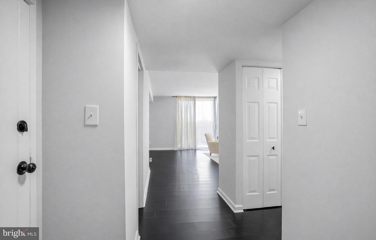 PRESIDENTIAL TOWERS - Residential