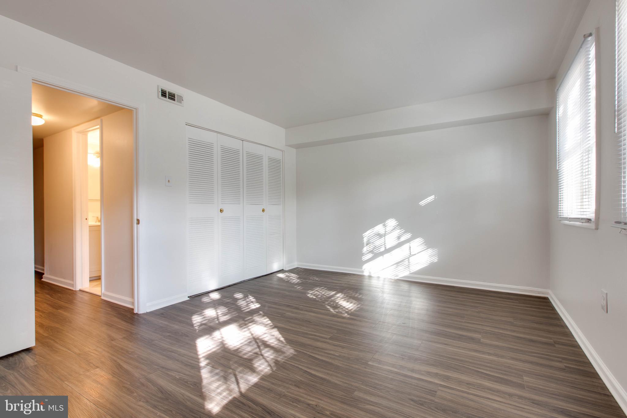 POTOMAC OAKS - Residential Lease