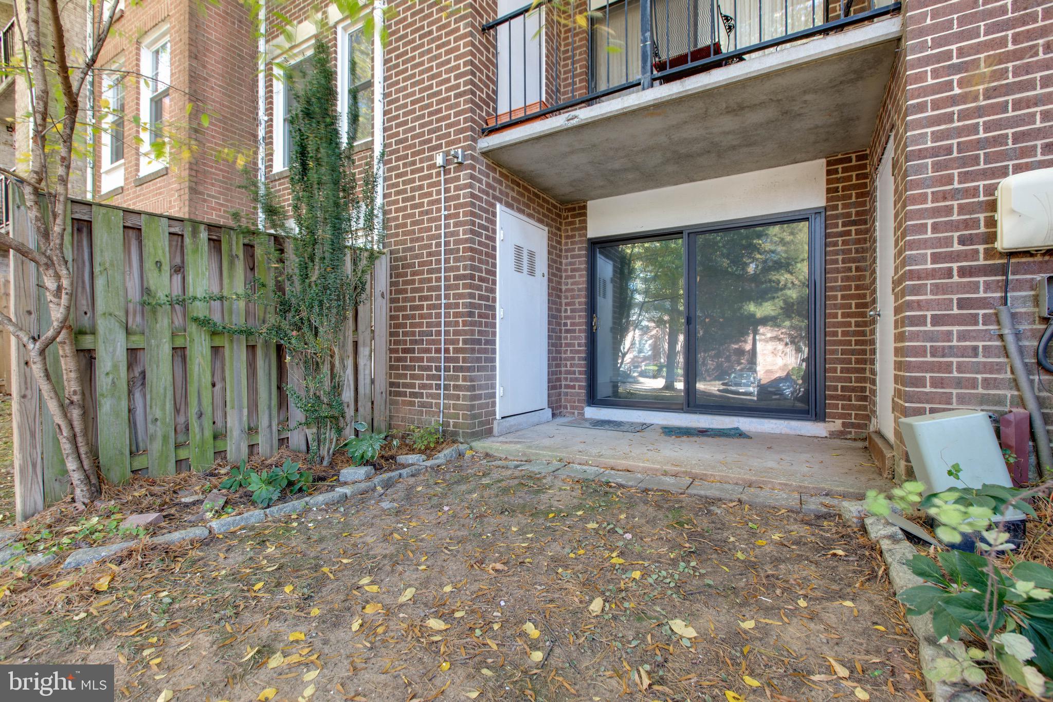 POTOMAC OAKS - Residential Lease