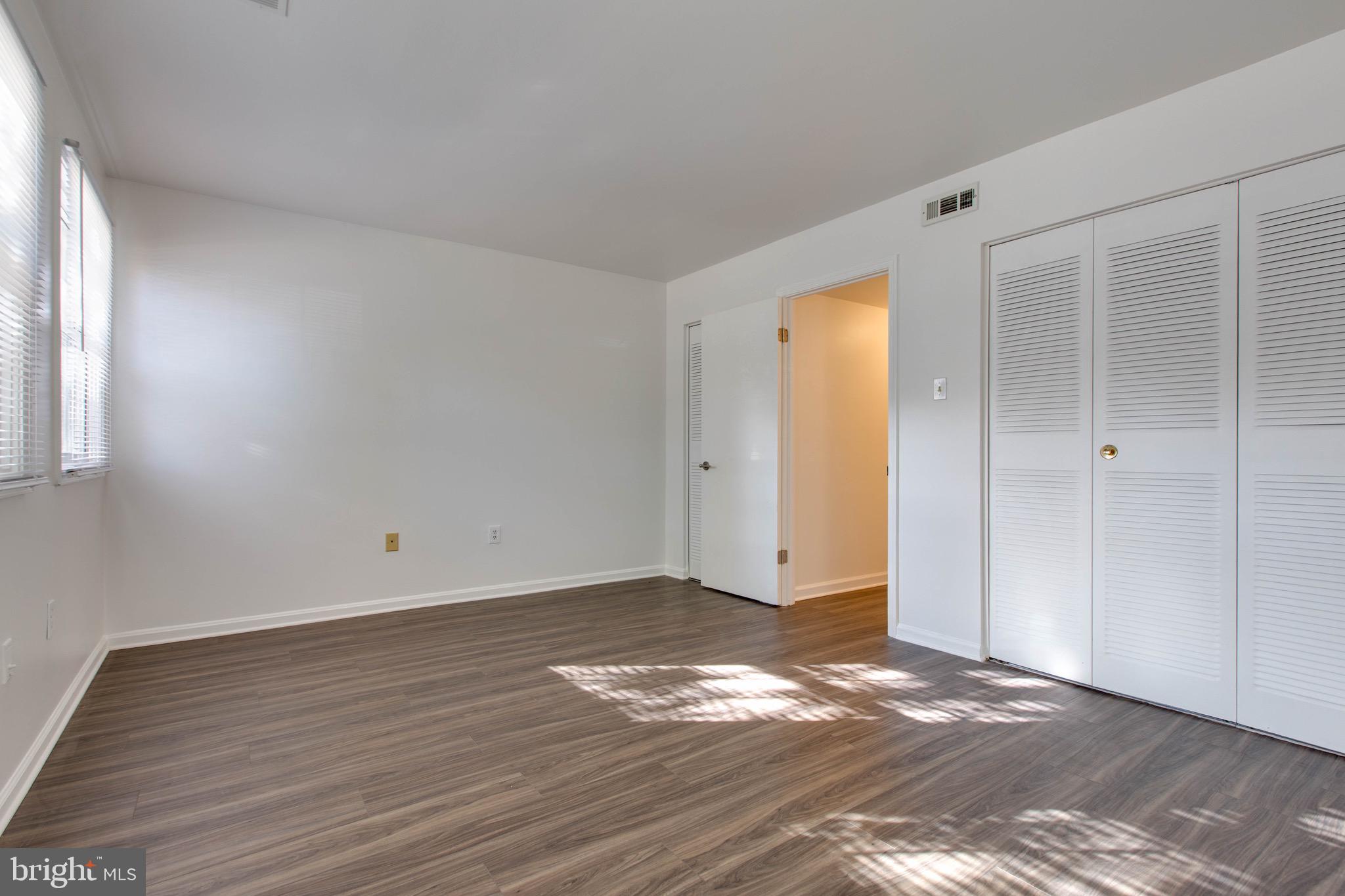 POTOMAC OAKS - Residential Lease