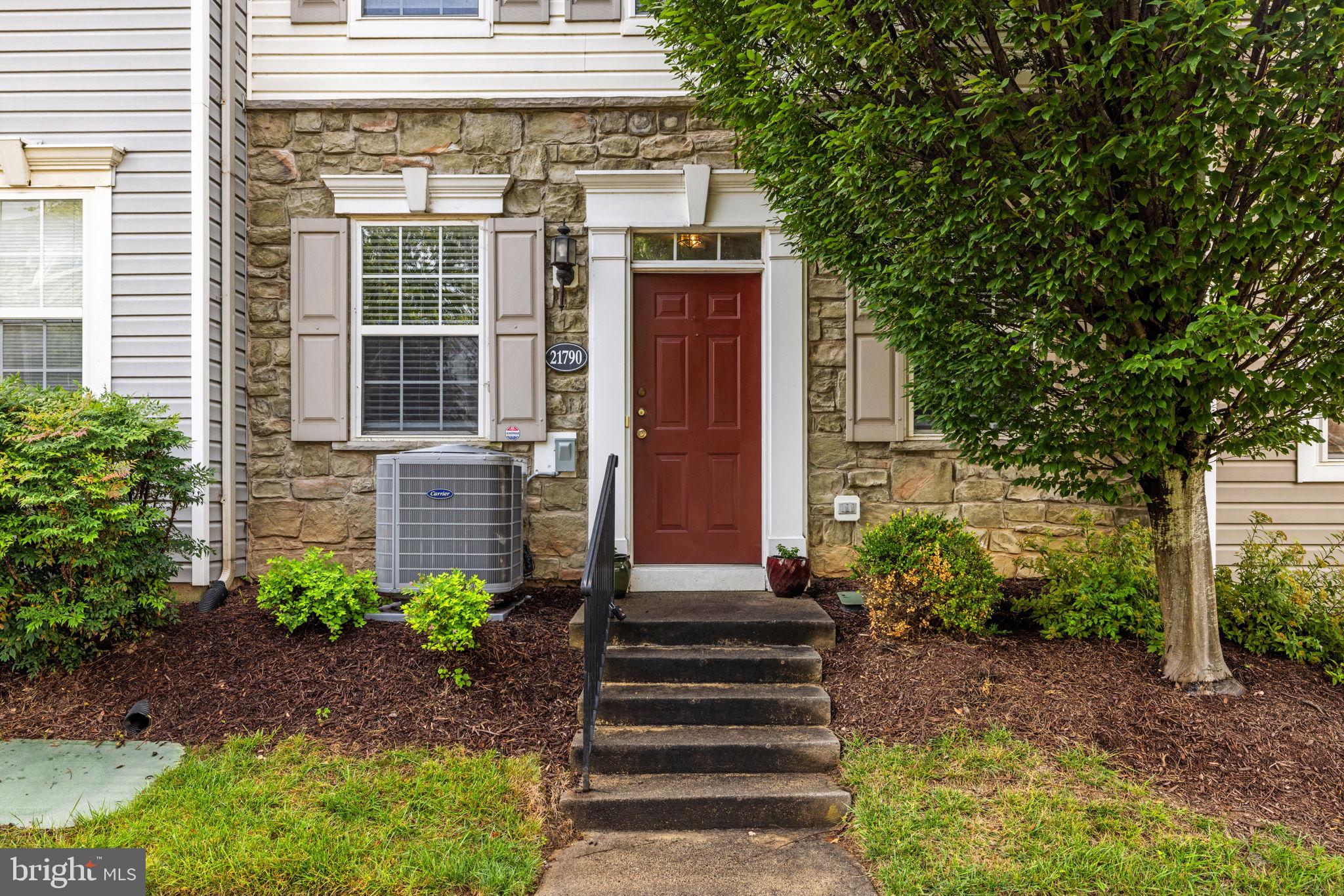 21790 DRAGONS GREEN SQUARE