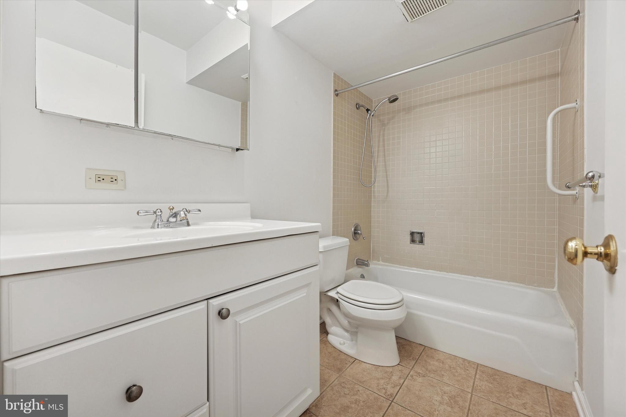 GEORGETOWN OF PHIL - Residential Lease