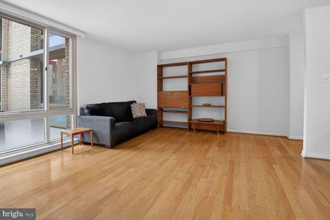 Tiny photo for 950 NW 25th Street NW, WASHINGTON, DC 20037 (MLS # DCDC2259570)