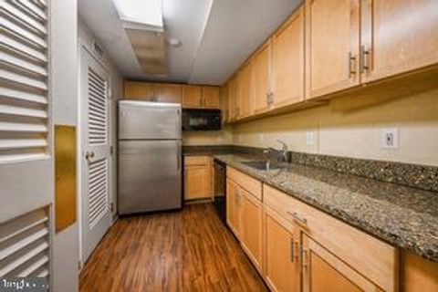 Tiny photo for 950 NW 25th Street NW, WASHINGTON, DC 20037 (MLS # DCDC2259570)