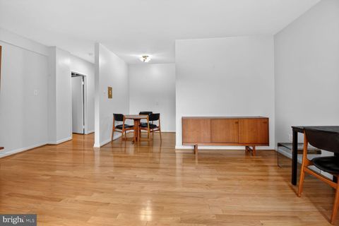 Tiny photo for 950 NW 25th Street NW, WASHINGTON, DC 20037 (MLS # DCDC2259570)