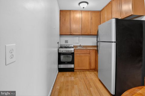 Tiny photo for 950 NW 25th Street NW, WASHINGTON, DC 20037 (MLS # DCDC2259570)