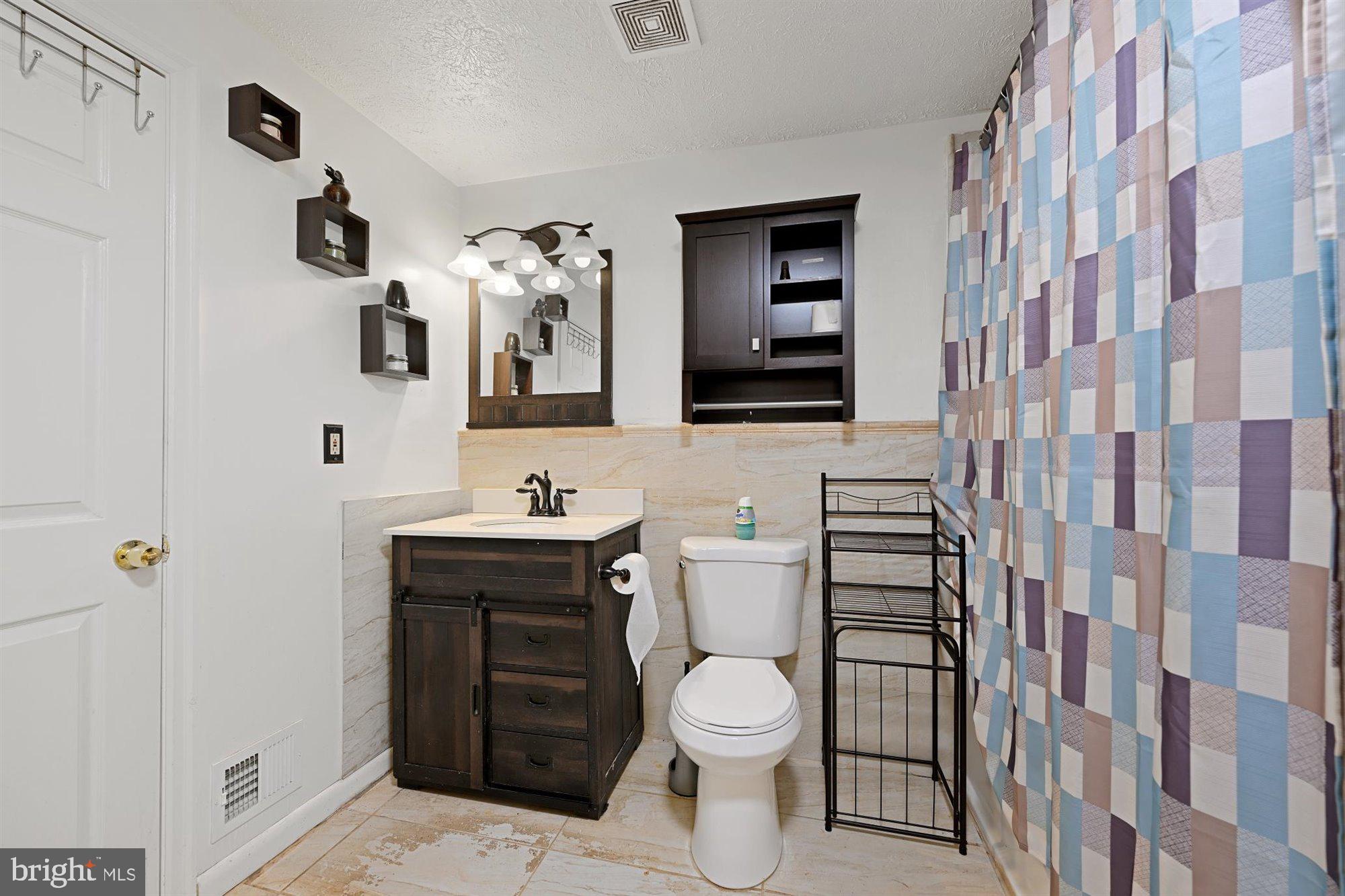 CROSBY HILL - Residential