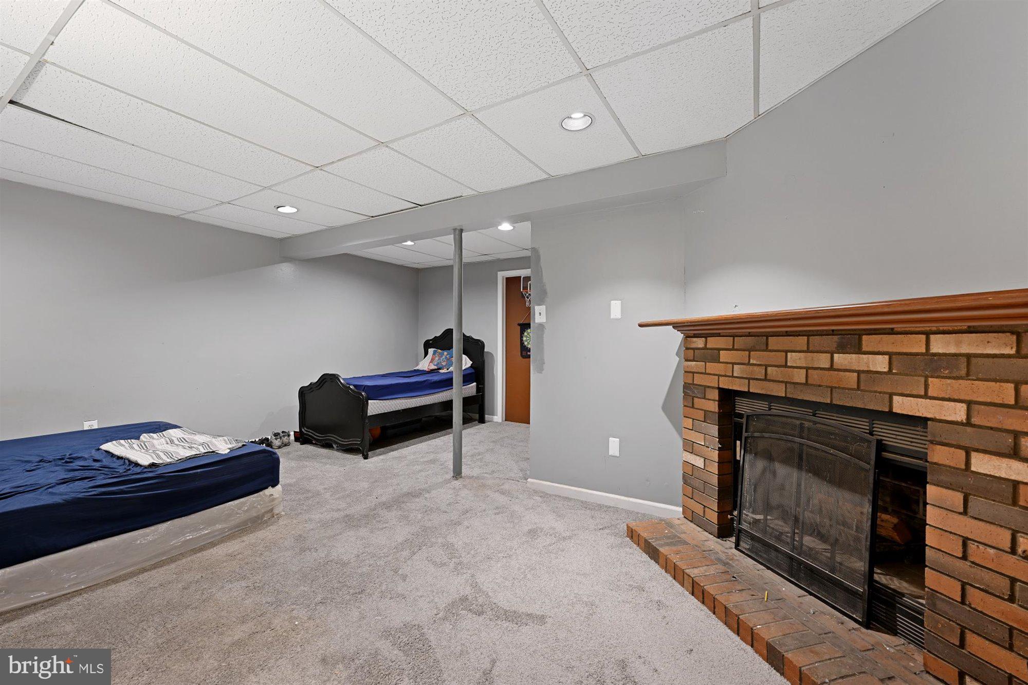 CROSBY HILL - Residential