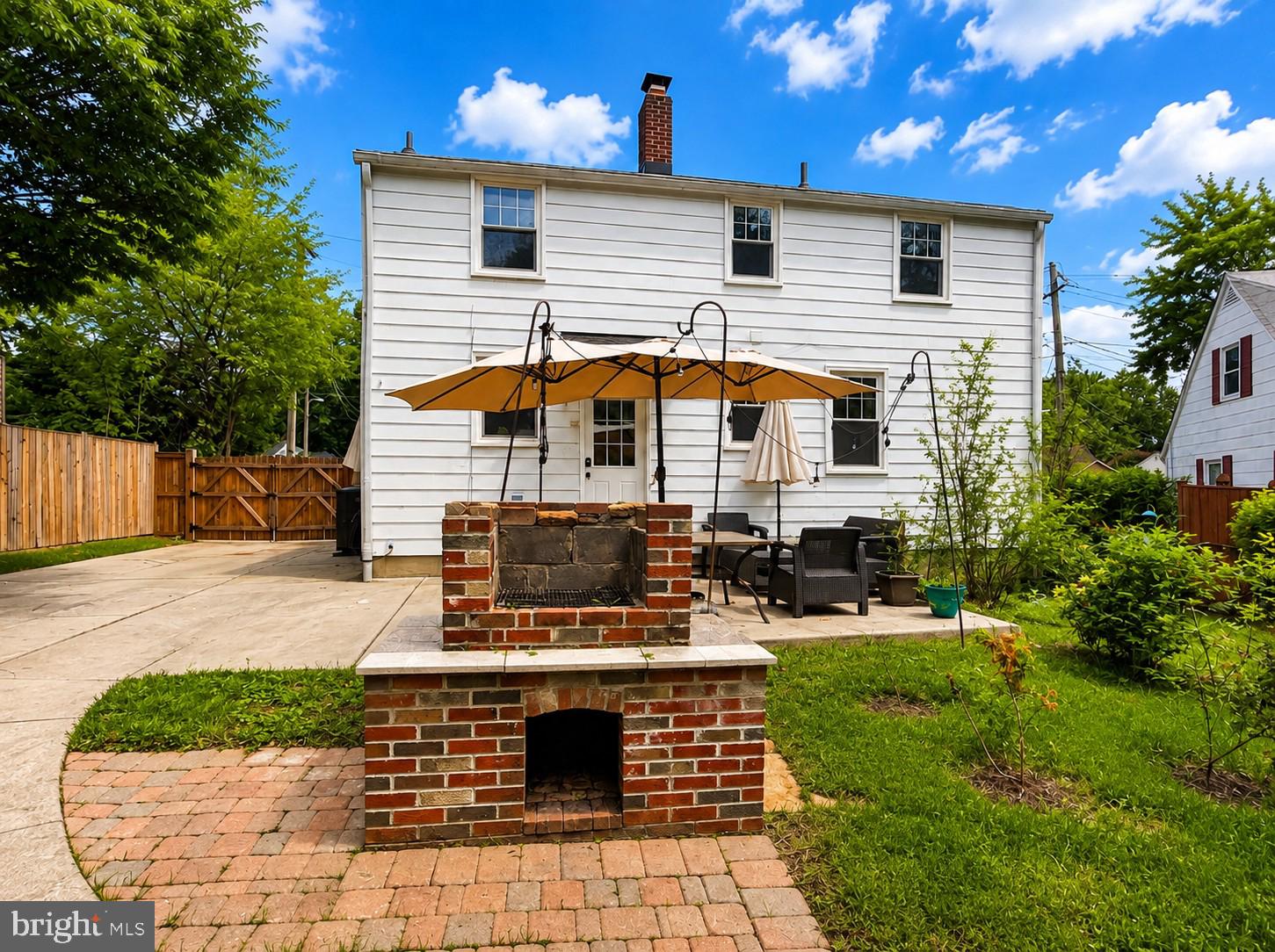 2511 URBANA DRIVE