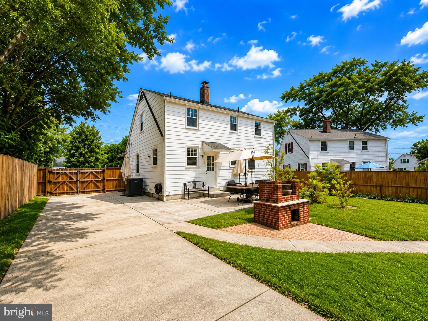 2511 URBANA DRIVE