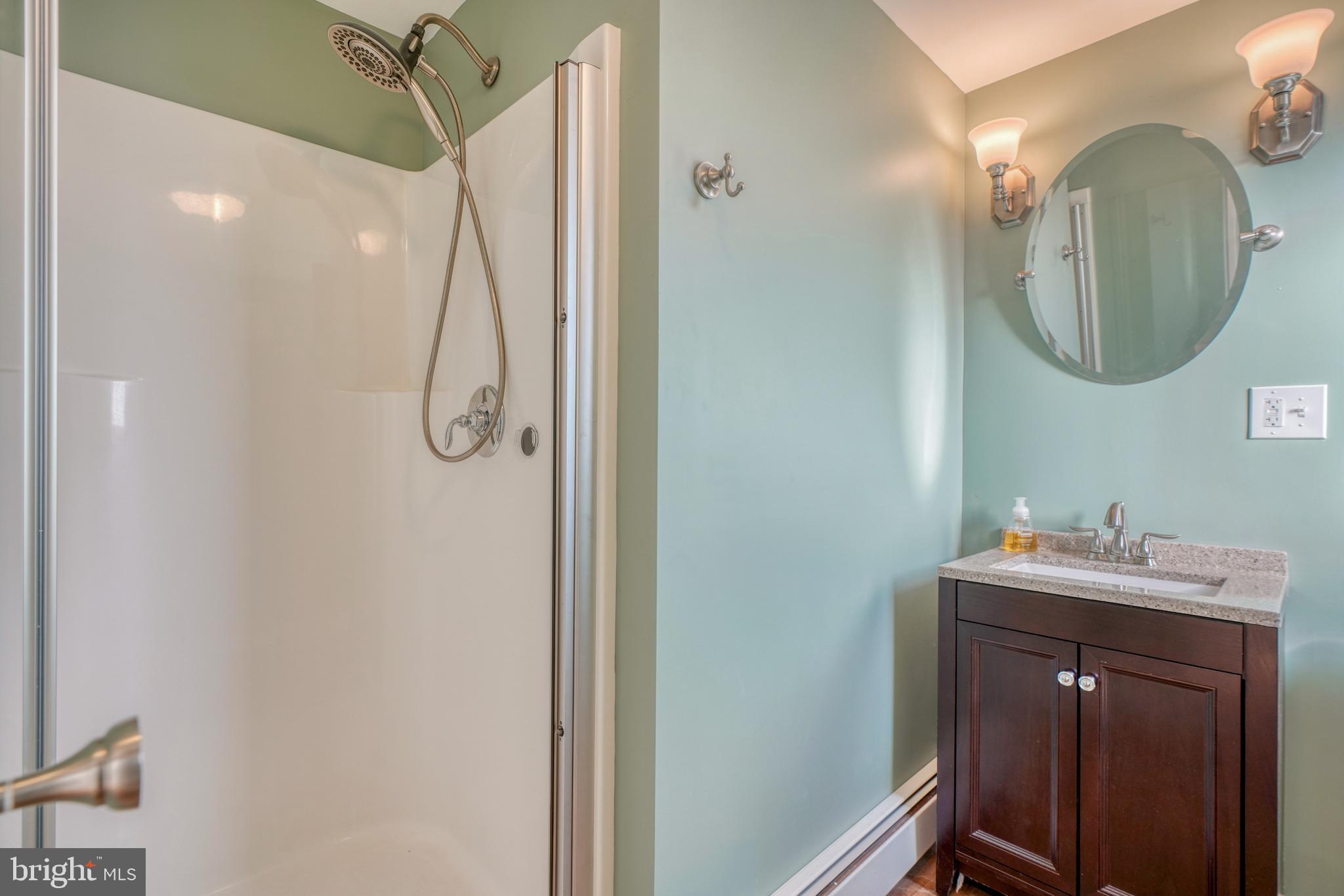 HIGH POINT - Residential Lease