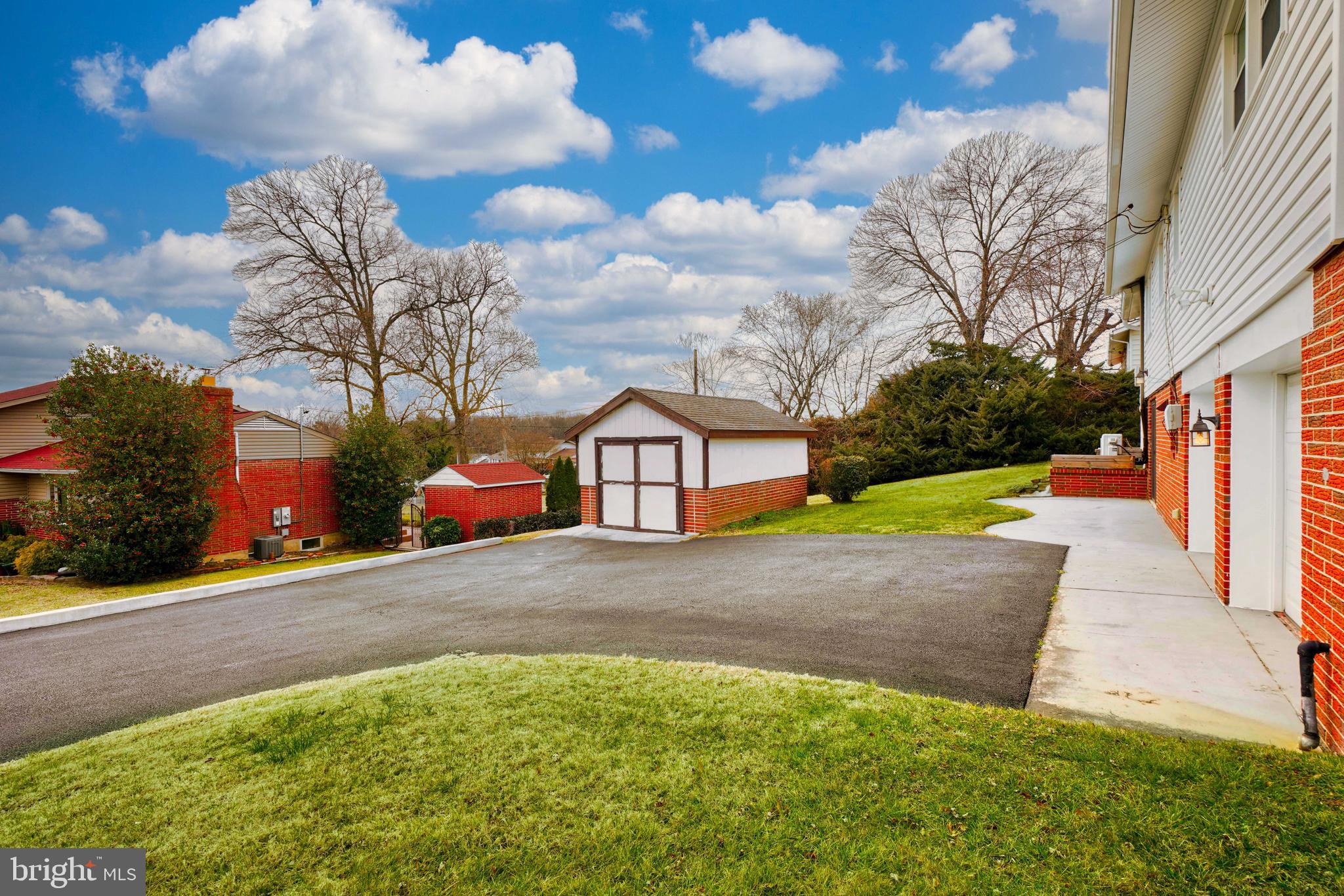 HIGH POINT - Residential Lease