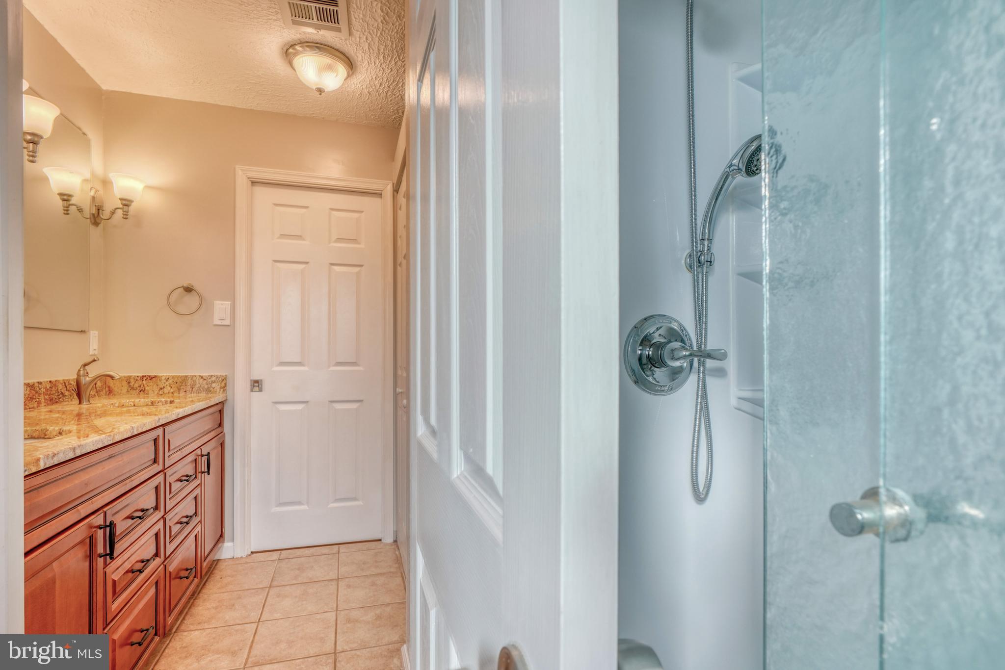 HIGH POINT - Residential Lease