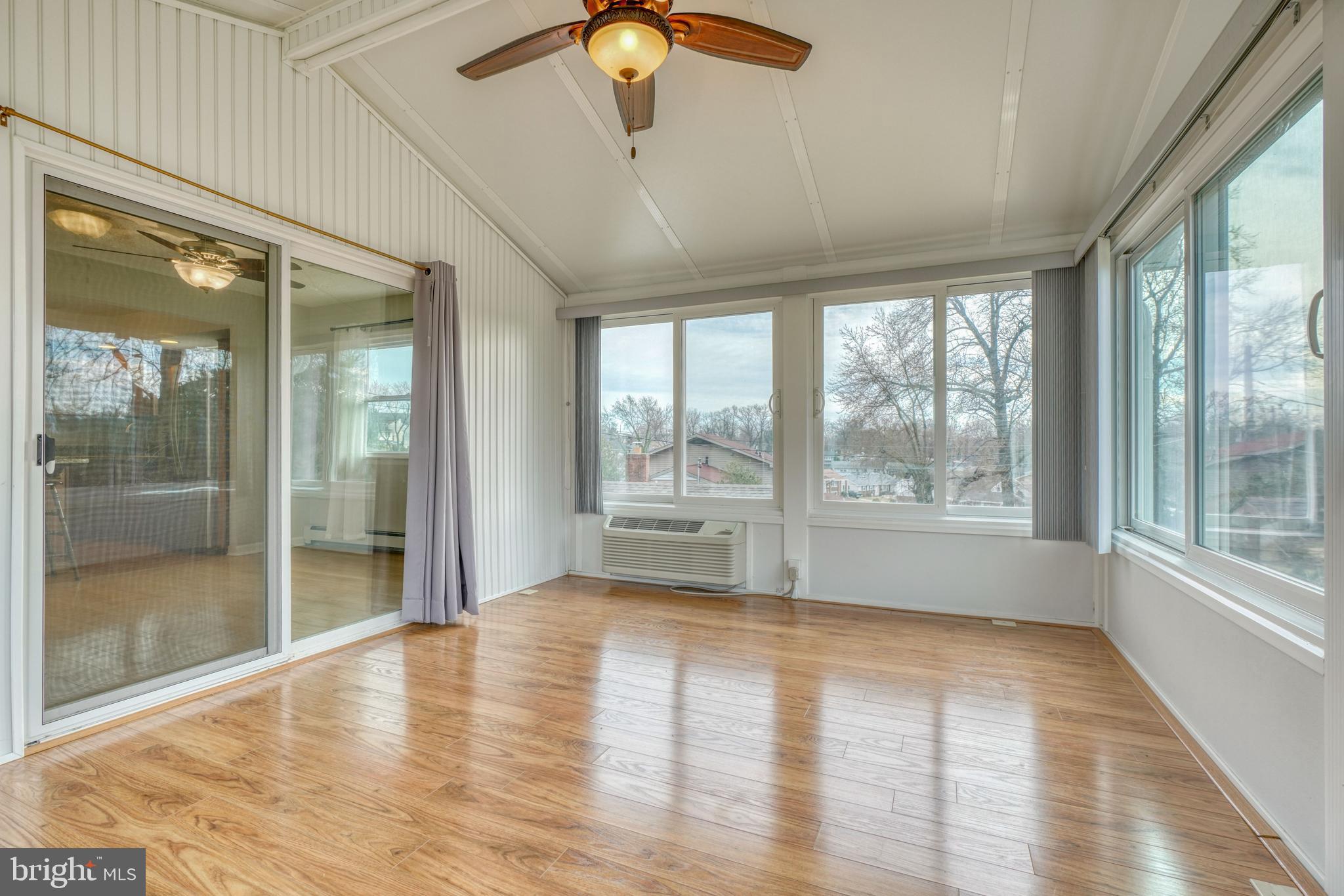 HIGH POINT - Residential Lease