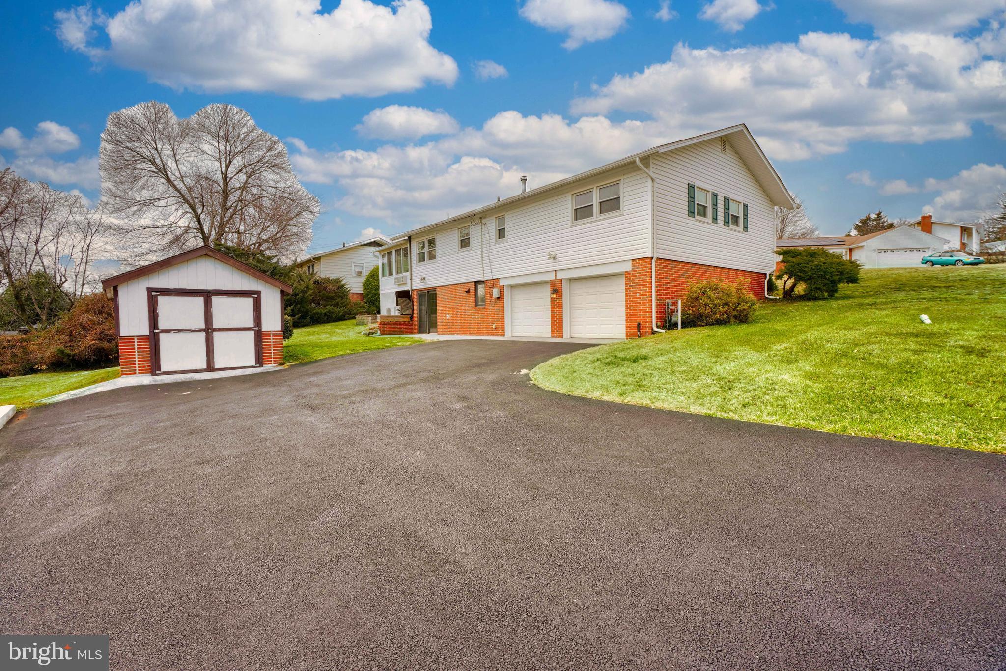 HIGH POINT - Residential Lease