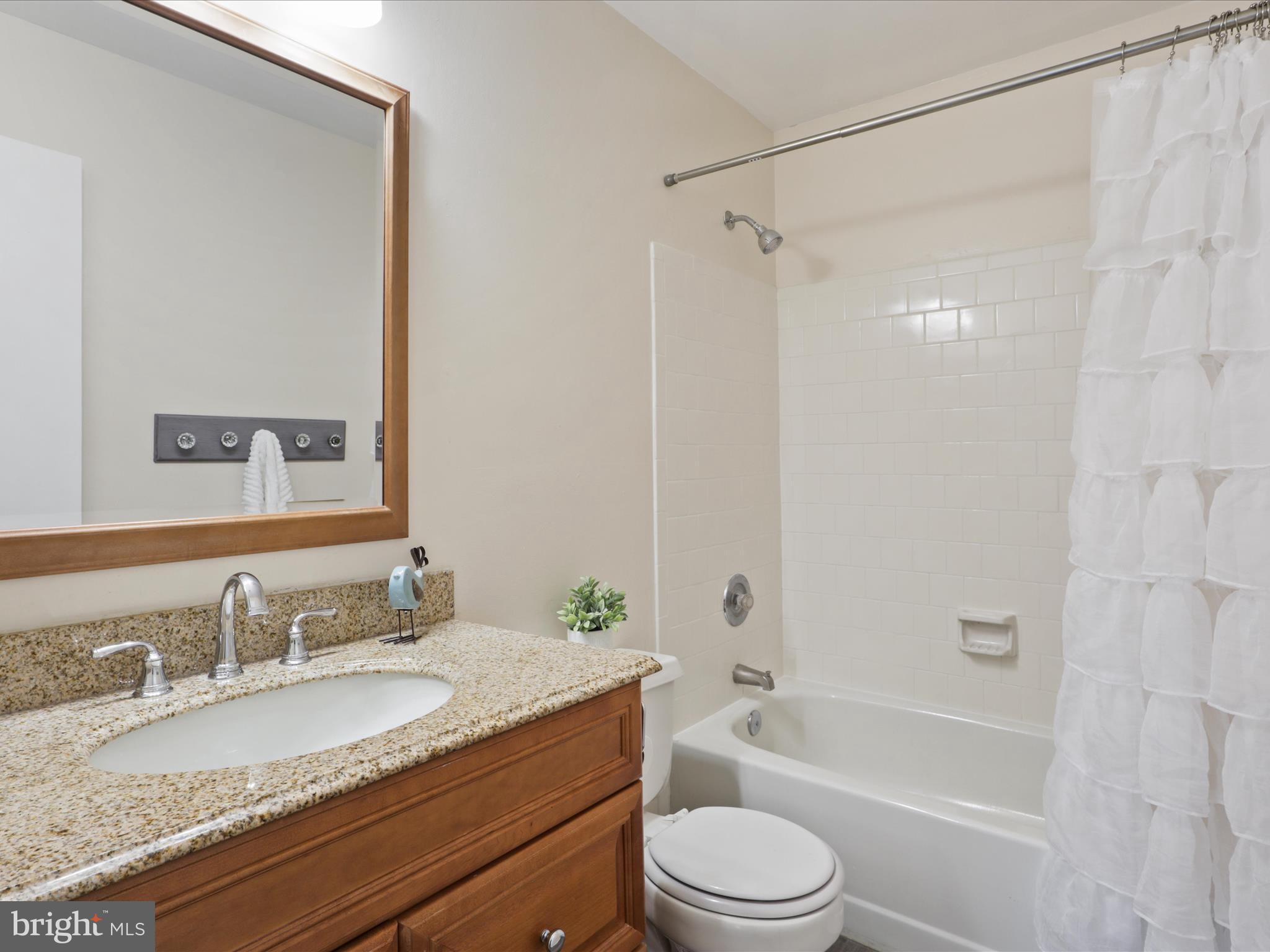 QUAIL HOLLOW - Residential