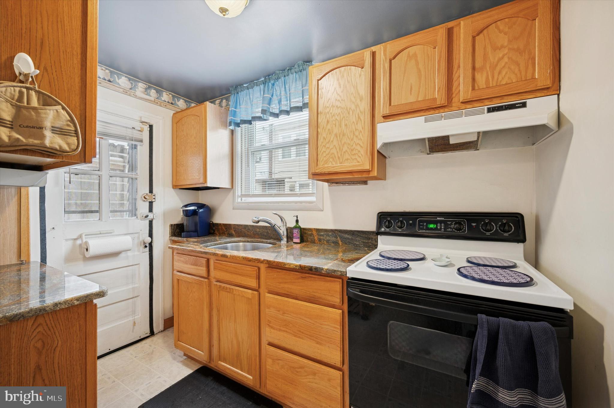 WEST OAK LANE - Residential