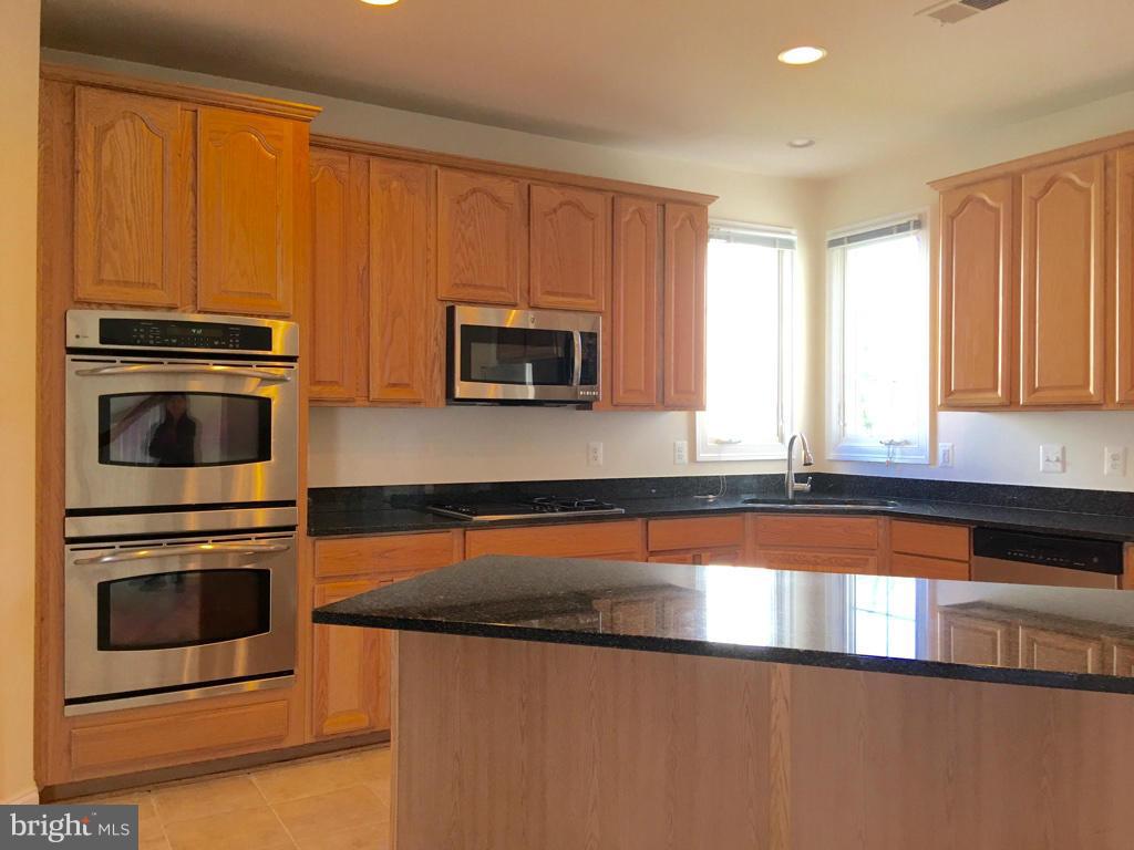 PORT POTOMAC - Residential Lease