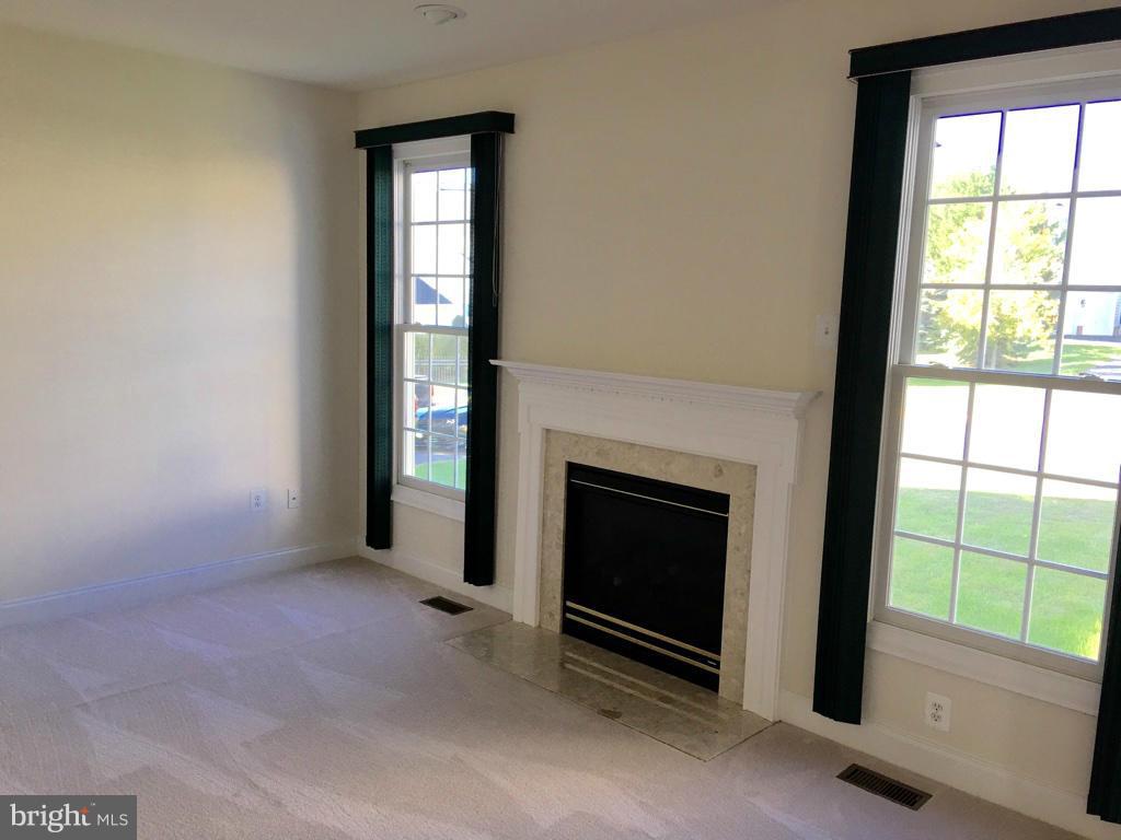 PORT POTOMAC - Residential Lease