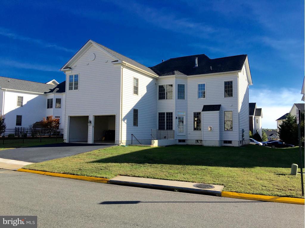 PORT POTOMAC - Residential Lease