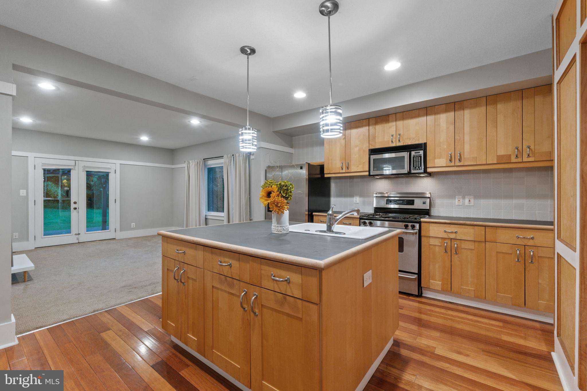 MOUNT WASHINGTON - Residential Lease