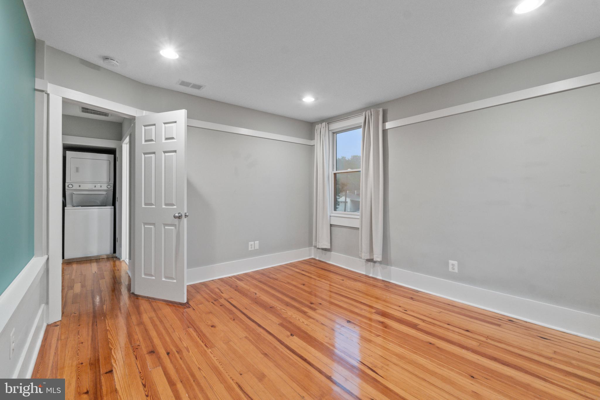 MOUNT WASHINGTON - Residential Lease