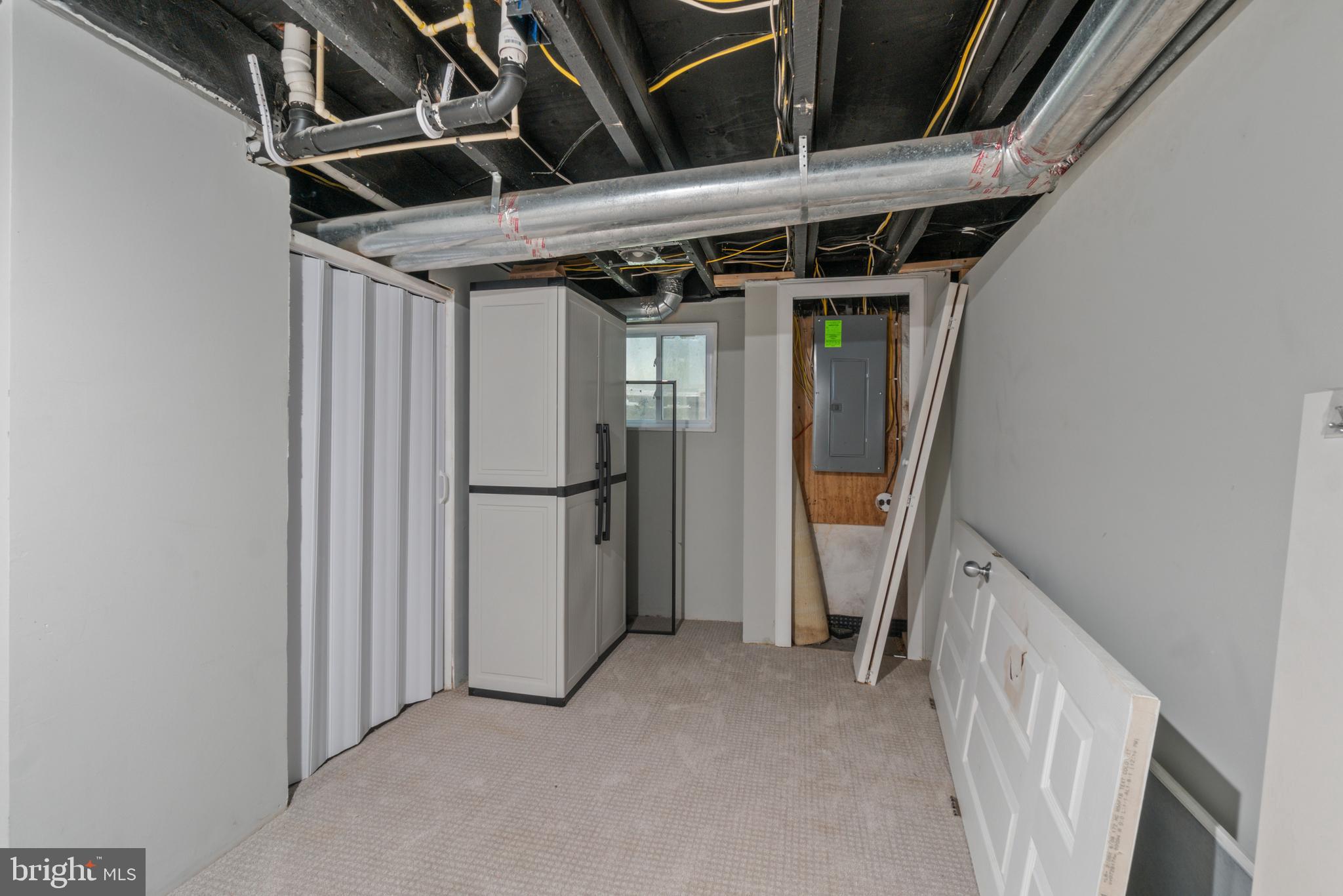 MOUNT WASHINGTON - Residential Lease