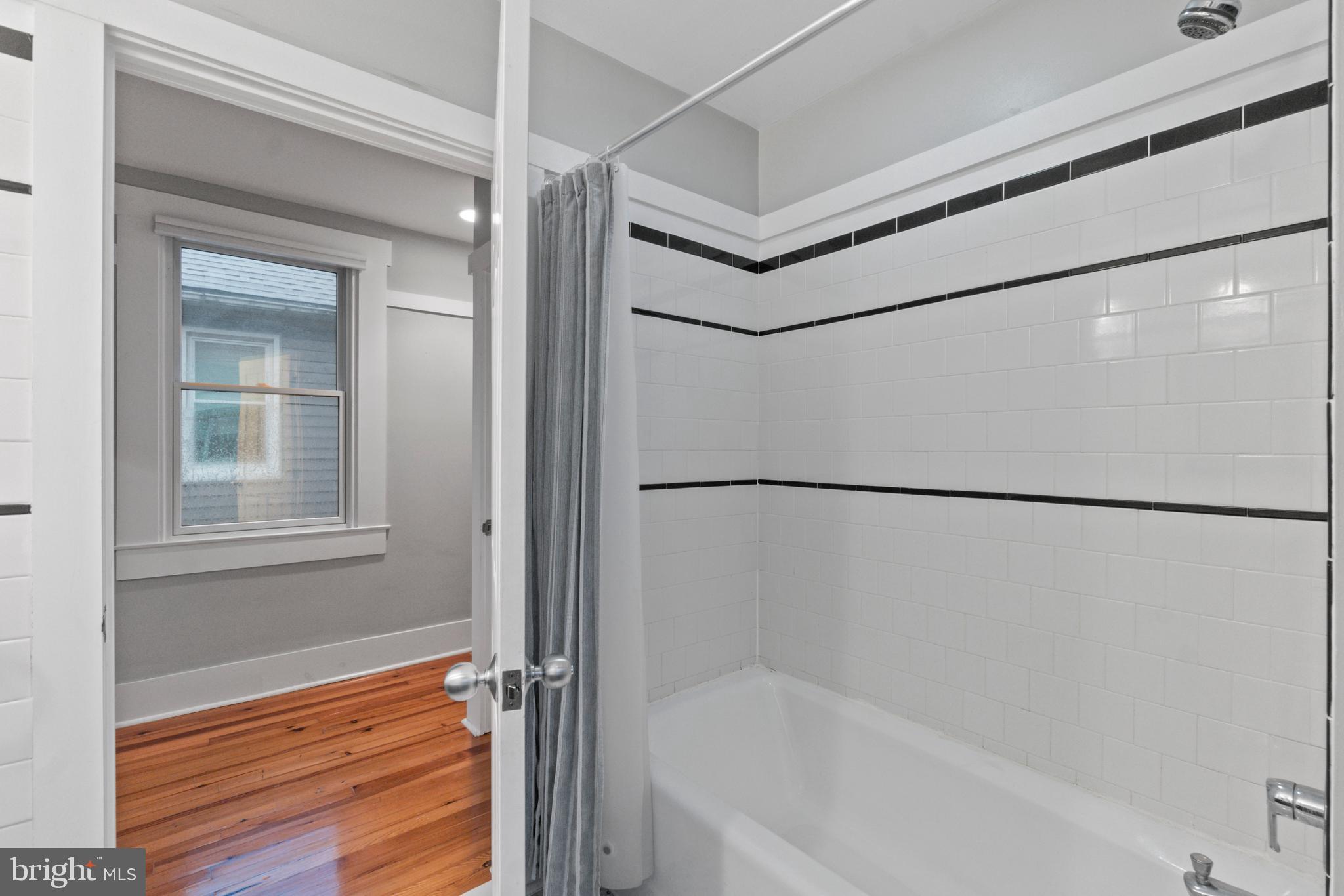 MOUNT WASHINGTON - Residential Lease