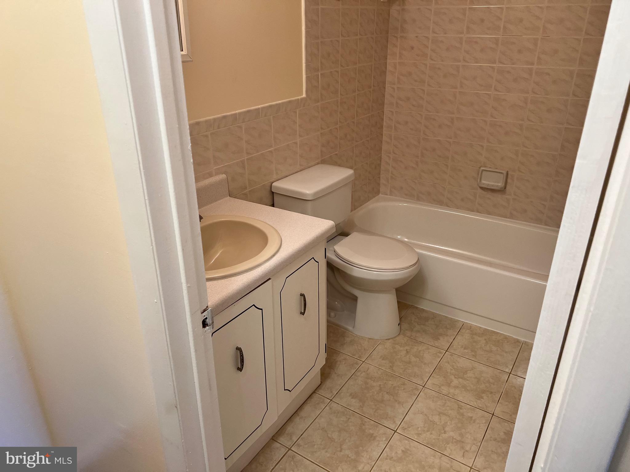 GREENBRIAR - Residential Lease