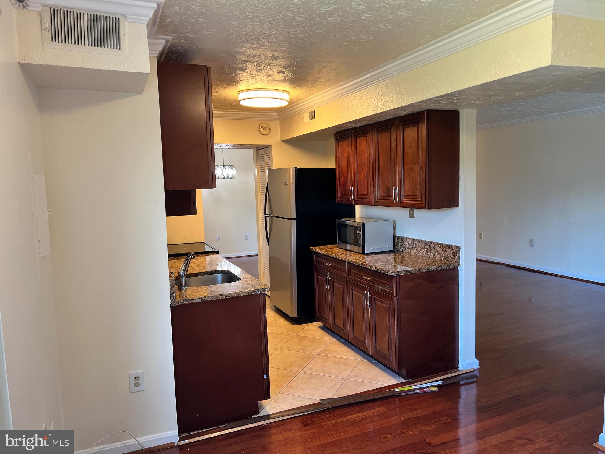 GREENBRIAR - Residential Lease