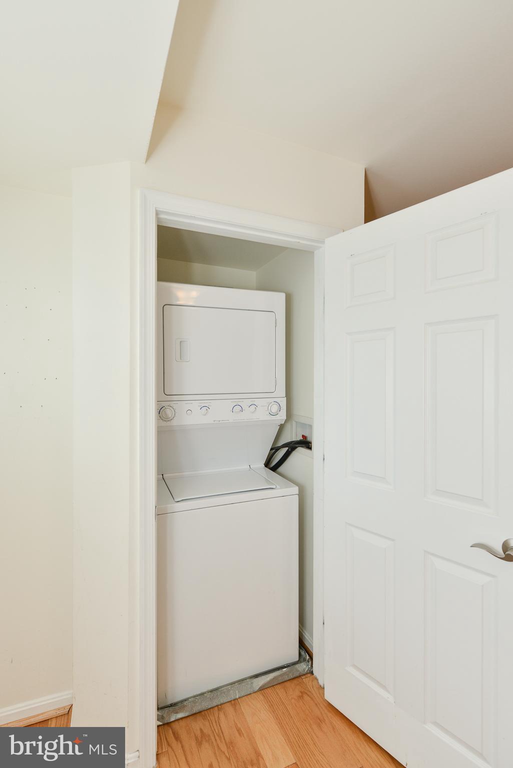PARKSIDE AT ALEXANDRIA - Residential Lease