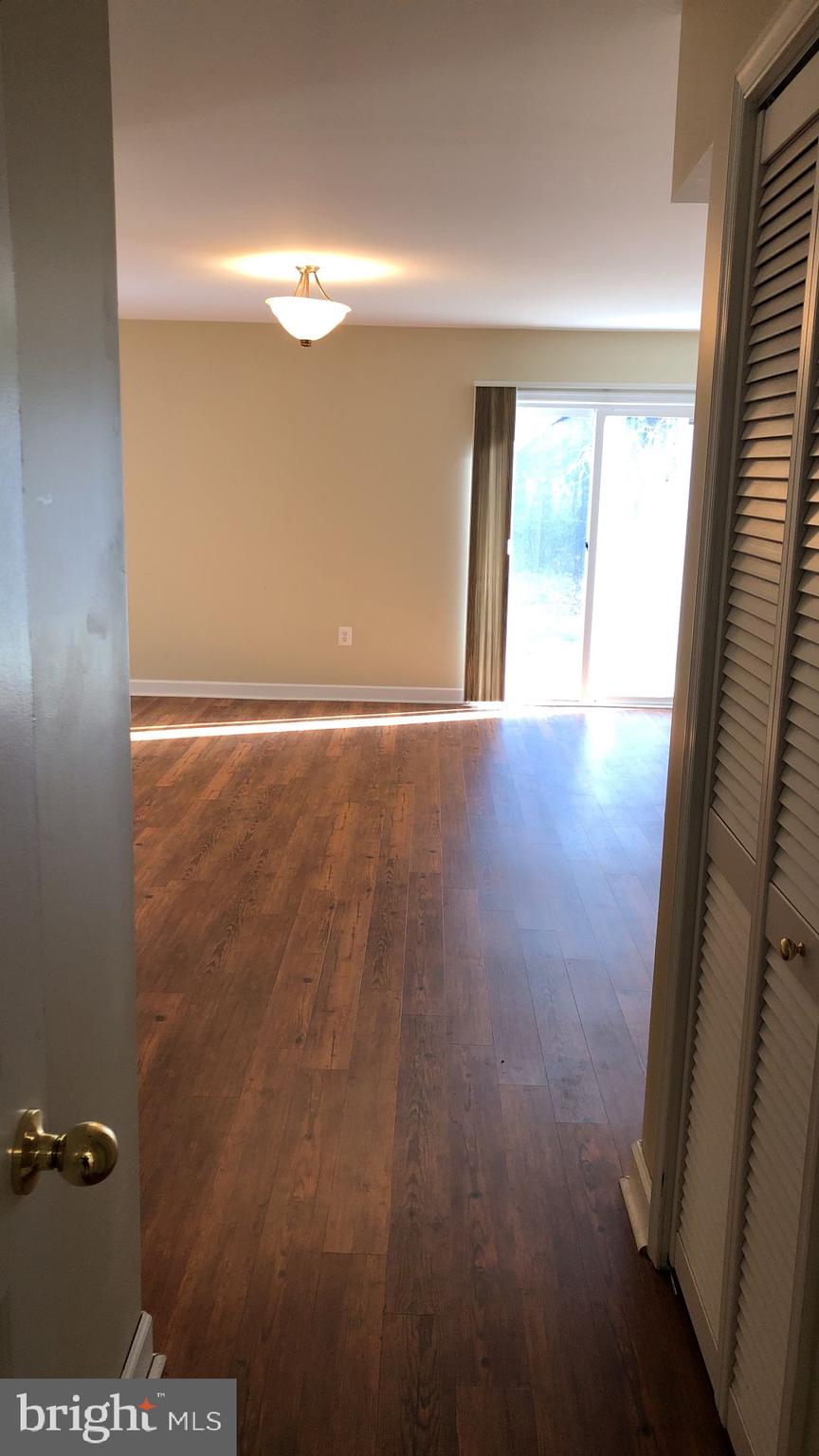 VILLAS ON WATERS EDGE - Residential Lease