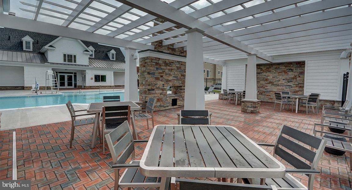 OXFORD SQUARE - Residential