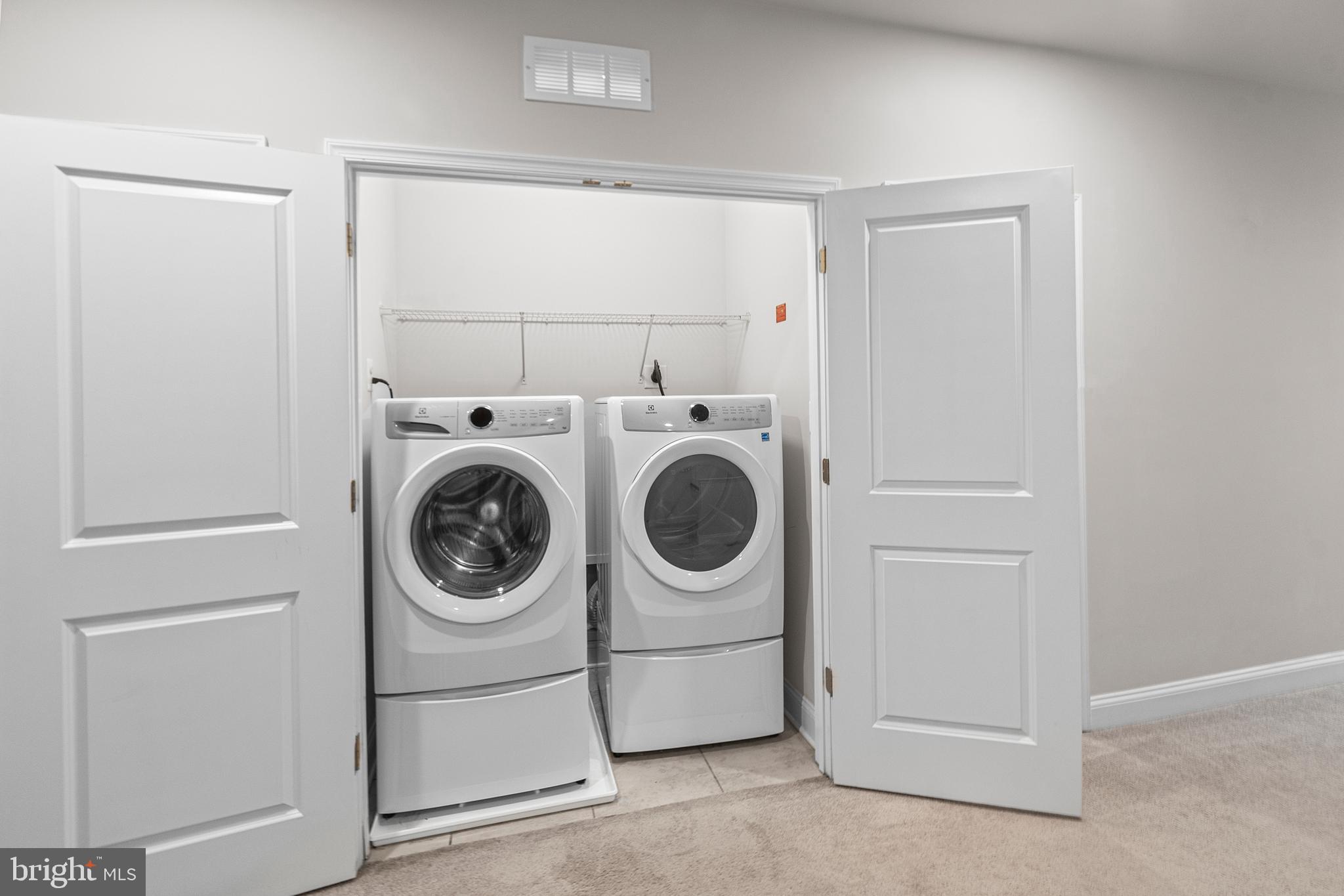 OXFORD SQUARE - Residential